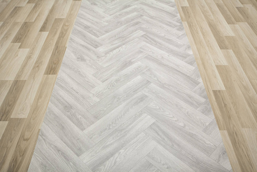 Wykładzina PCV Supertex Giuliano 593 Deski Szara Jodełka szerokość 1 m