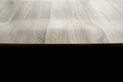 Wykładzina PCV Bartesa Cracked Oak 990M Szary Krem Beż szerokość 4 m