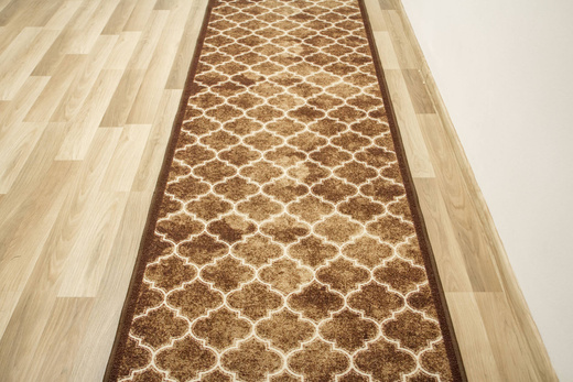 Antypoślizgowy Chodnik Clover 04 Brąz Beż Koniczyna Marokańska szerokość 67 cm