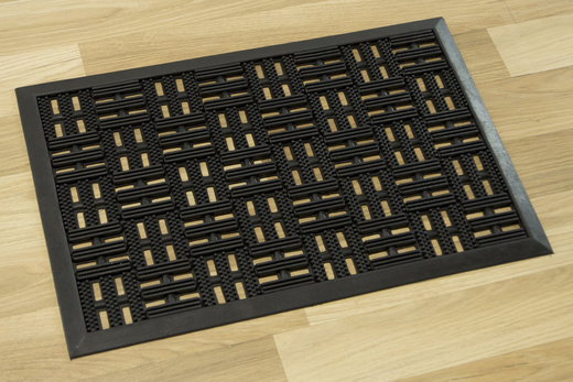 Wycieraczka gumowa czarna ażurowa Komo Paski