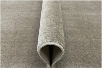 Wykładzina Glamour-Sub 112 Lśniący Srebrzysty Szary Beż Kaszmir na jucie szerokość 4 m