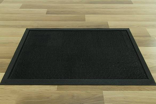 Wycieraczka gumowa bolce z ramką