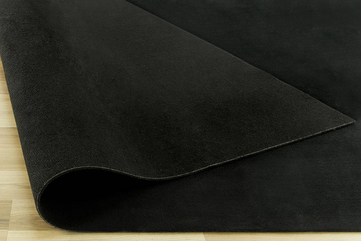 Czarna Wykładzina samochodowa Le Mans 77 szerokość 2 m