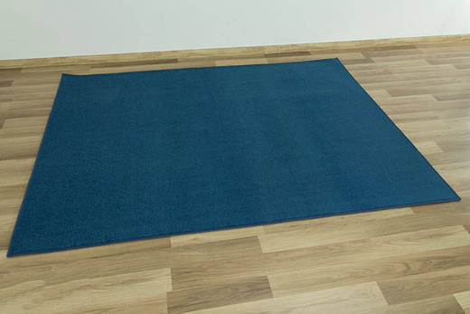 Wykładzina Spirit-twist 82 granat szerokość 5 m