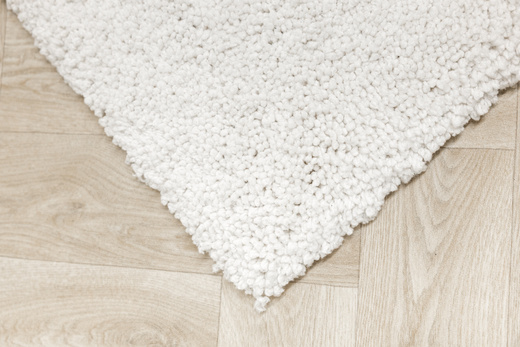 Wykładzina Shaggy Dreamland 60 Krem na filcu szerokość 4 m