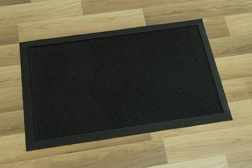 Wycieraczka gumowa bolce z ramką