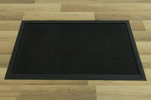 Wycieraczka gumowa bolce z ramką