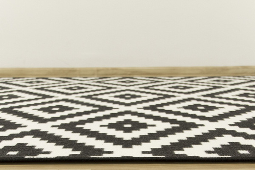 Wykładzina romby czarne szerokość 2 m