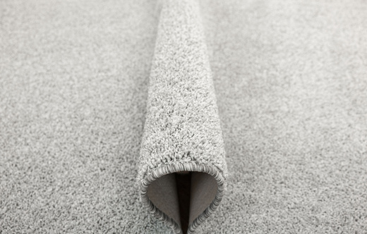 Wykładzina Sphinx-special 74 Jasny Szary Lśniący na filcu szerokość 4 m