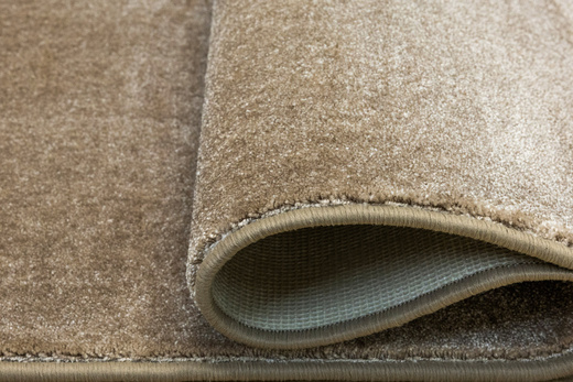 Wykładzina Glamour-Sub 211 Lśniący Beż Kaszmir na jucie szerokość 4 m