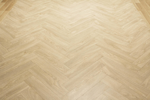 Wykładzina PCV Feelings Laurel Oak 116M Beż Brąz Parkiet Jodełka szerokość 2 m