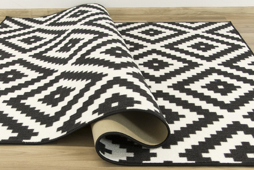 Wykładzina romby czarne szerokość 2 m