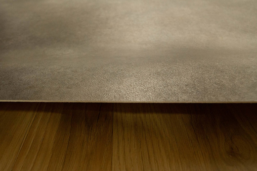 Wykładzina PCV Plaza Midas 793D Beton Grafit Miedź szerokość 1,5 m