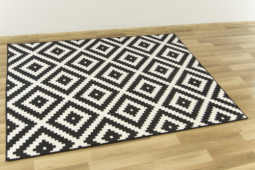 Wykładzina romby czarne szerokość 4 m