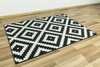 Antypoślizgowy Skandynawski Dywan Romby Czarne