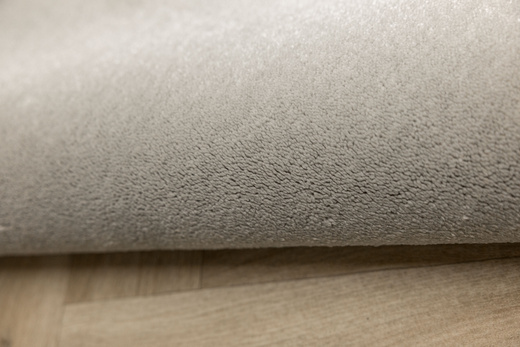 Wykładzina Violin 72 Lśniący Szary Srebrny szerokość 4 m