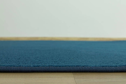 Wykładzina Spirit-twist 82 granat szerokość 5 m