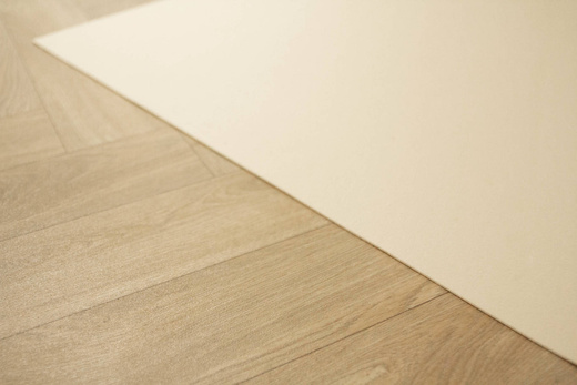 Wykładzina PCV Feelings Laurel Oak 116M Beż Brąz Parkiet Jodełka szerokość 4 m