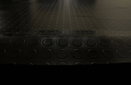 Wykładzina PCV Avtolin New Czarny Kapsle Pastylki szerokość 2 m