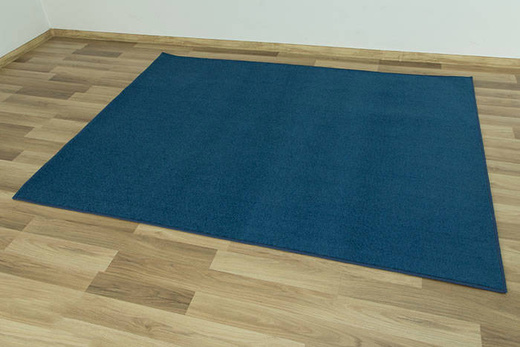 Wykładzina Spirit-twist 82 granat szerokość 5 m