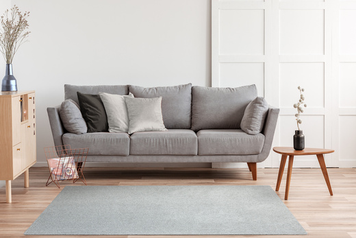 Wykładzina Sphinx-special 74 Jasny Szary Lśniący na filcu szerokość 4 m